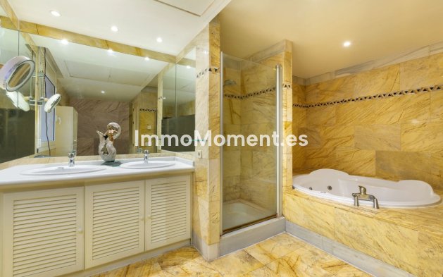 Revente - Appartement - Marbella - Nueva Andalucía