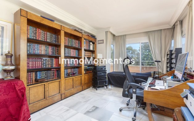 Revente - Appartement - Marbella - Nueva Andalucía