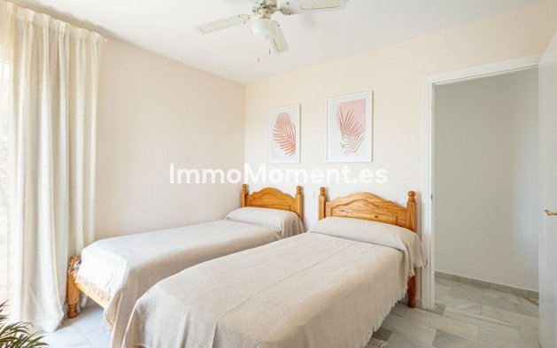 Resale - Detached villa - Estepona - Estepona Centro
