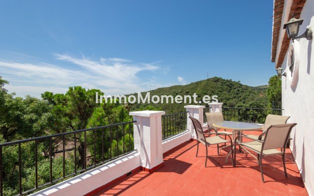 Resale - Detached villa - Estepona - Estepona Centro