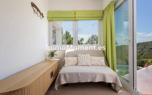 Resale - Detached villa - Estepona - Estepona Centro