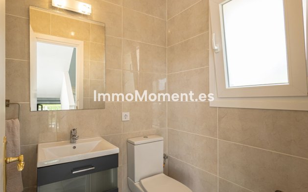 Resale - Detached villa - Estepona - Estepona Centro