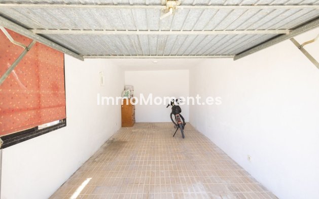 Resale - Detached villa - Estepona - Estepona Centro