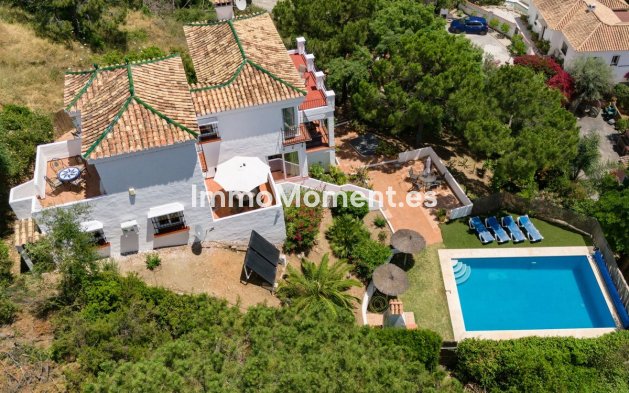 Resale - Detached villa - Estepona - Estepona Centro