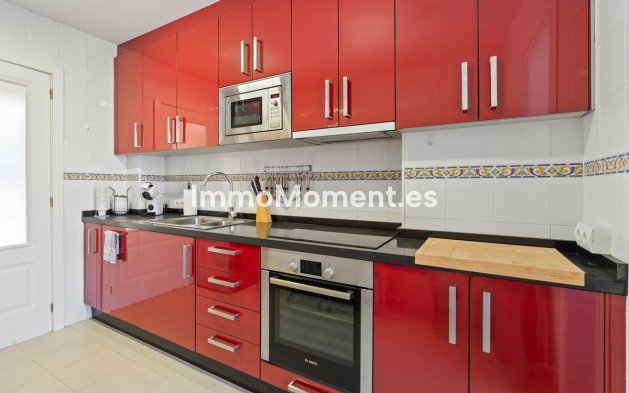 Resale - Apartment - Estepona - Estepona Centro