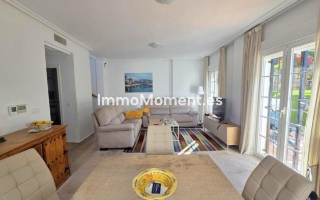 Resale - Townhouse - Casares - Casares Centro