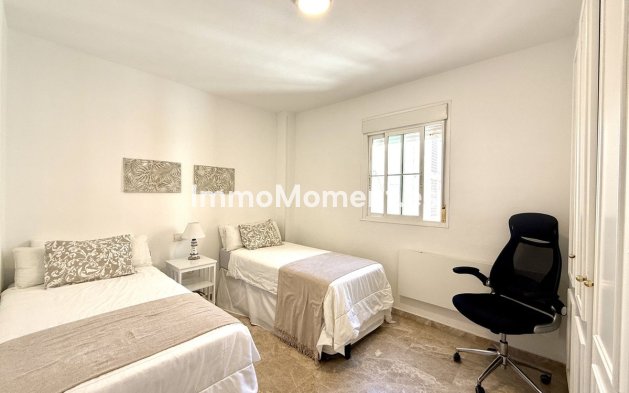 Revente - Appartement - Estepona  - Estepona Centro