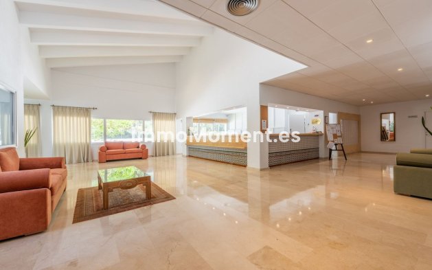 Revente - Appartement - Estepona  - Atalaya