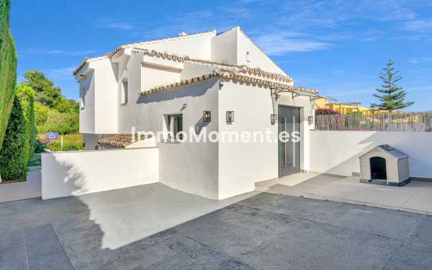 Reventa - Villa independiente - Marbella - Guadalmina Alta