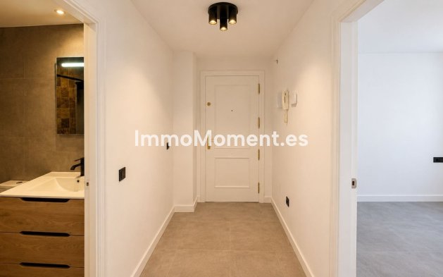 Resale - Apartment - Estepona - Atalaya