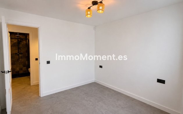 Resale - Apartment - Estepona - Atalaya