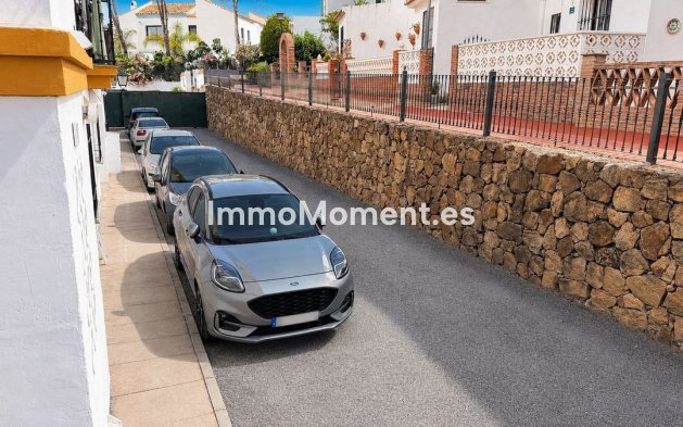 Resale - Apartment - Estepona - Atalaya