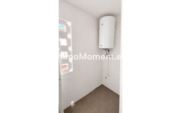 Resale - Apartment - Estepona - Atalaya