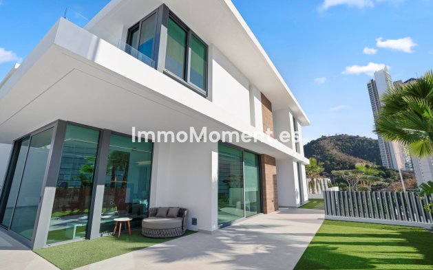 Obra nueva - Villa independiente - Benidorm
