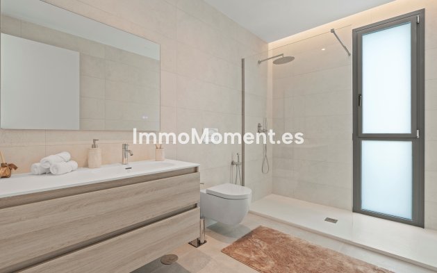 Obra nueva - Villa independiente - Benidorm