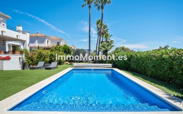 Bestaande woning - Vrijstaande villa - Manilva
