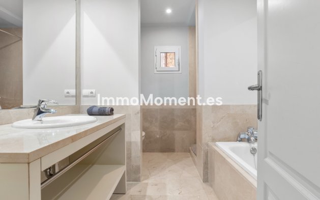 Bestaande woning - Vrijstaande villa - Manilva