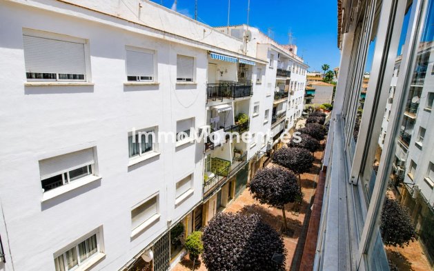 Resale - Apartment - Estepona - Estepona Centro
