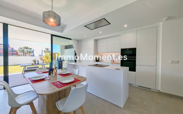 Resale - Apartment - Estepona - Cancelada