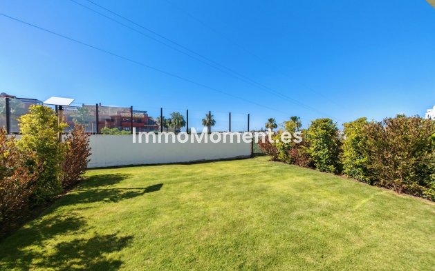 Resale - Apartment - Estepona - Cancelada