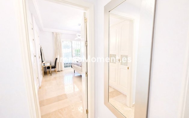 Resale - Apartment - Marbella - Artola