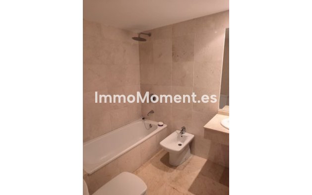 Resale - Apartment - Marbella - Río Real