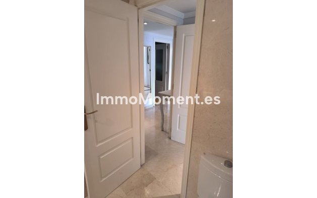 Resale - Apartment - Marbella - Río Real