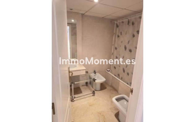 Resale - Apartment - Marbella - Río Real