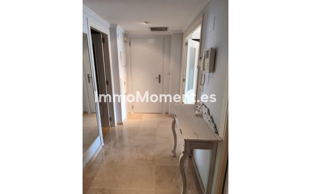Resale - Apartment - Marbella - Río Real