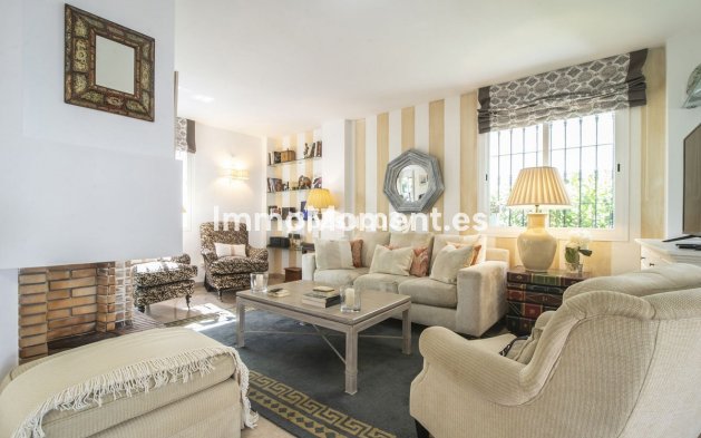 Wiederverkauf - Freistehende Villa - Marbella - Nueva Andalucía