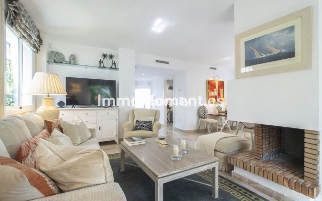Wiederverkauf - Freistehende Villa - Marbella - Nueva Andalucía