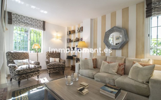 Wiederverkauf - Freistehende Villa - Marbella - Nueva Andalucía