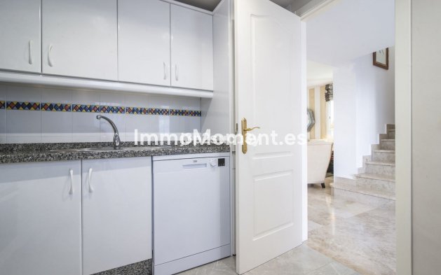 Wiederverkauf - Freistehende Villa - Marbella - Nueva Andalucía