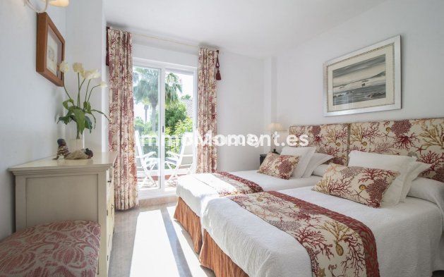 Wiederverkauf - Freistehende Villa - Marbella - Nueva Andalucía