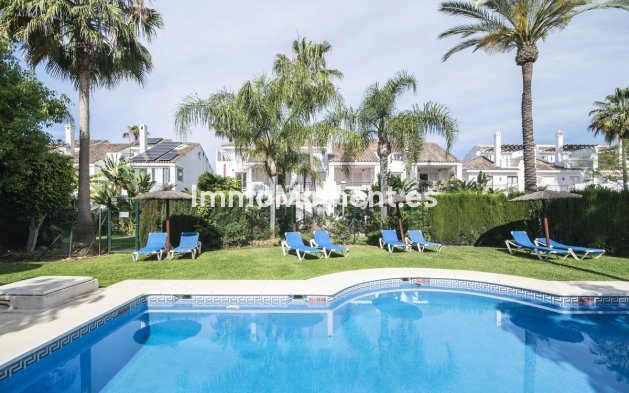 Wiederverkauf - Freistehende Villa - Marbella - Nueva Andalucía