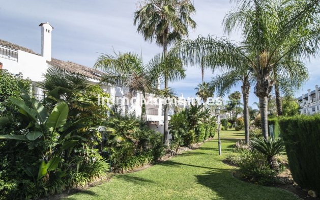 Wiederverkauf - Freistehende Villa - Marbella - Nueva Andalucía