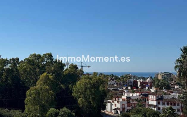 Resale - Apartment - Estepona - Atalaya