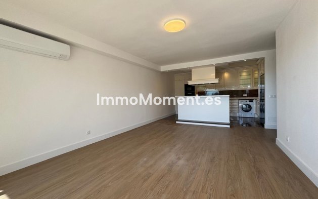 Resale - Apartment - Estepona - Atalaya