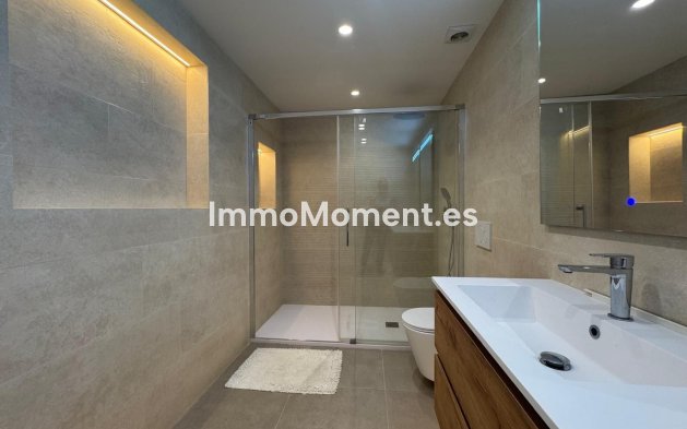 Resale - Apartment - Estepona - Atalaya