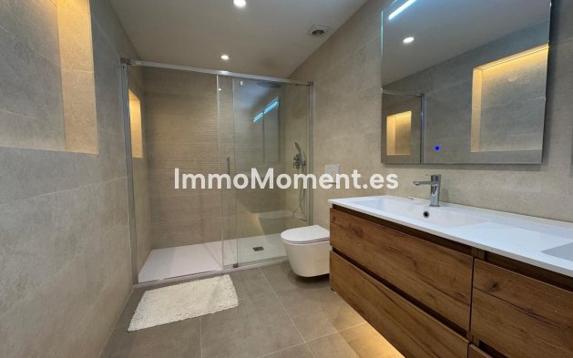 Resale - Apartment - Estepona - Atalaya