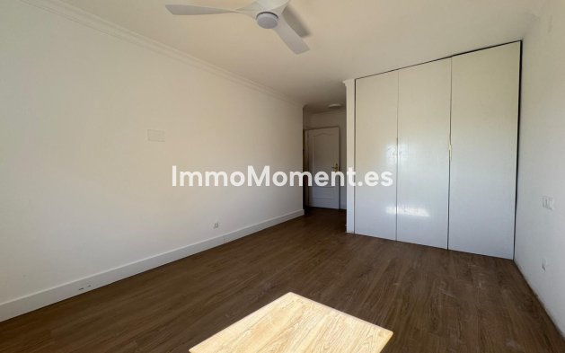 Resale - Apartment - Estepona - Atalaya