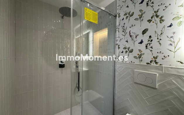 Resale - Apartment - Estepona - Atalaya