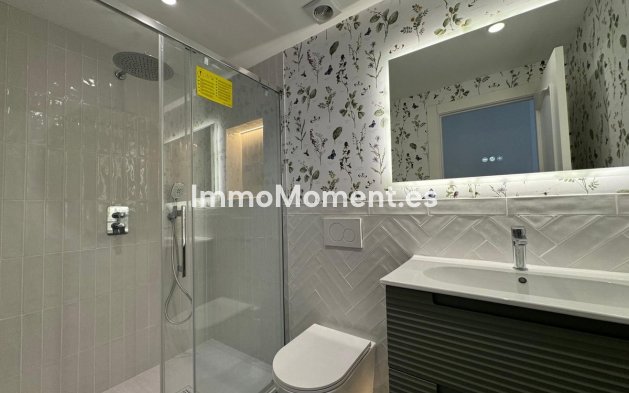 Resale - Apartment - Estepona - Atalaya
