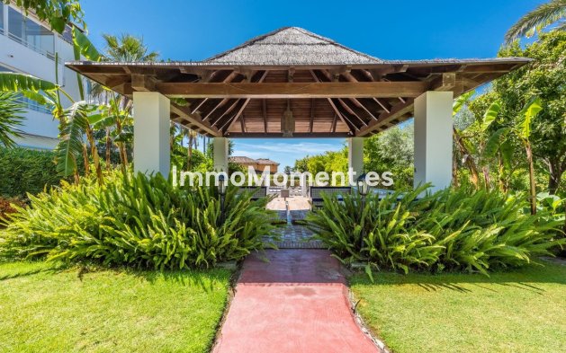 Resale - Apartment - Estepona - Atalaya