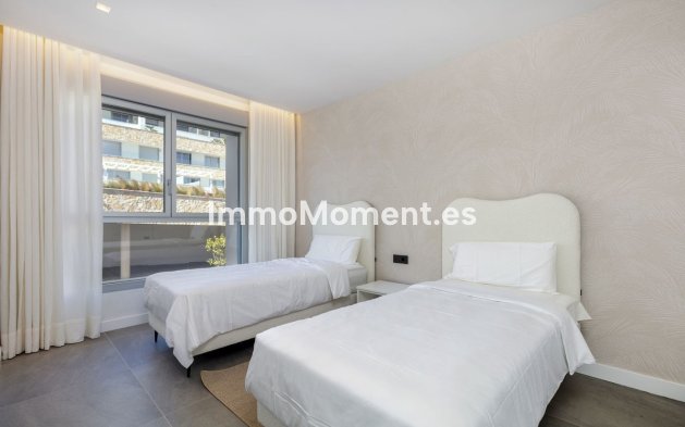 Resale - Townhouse - Estepona - Estepona Centro