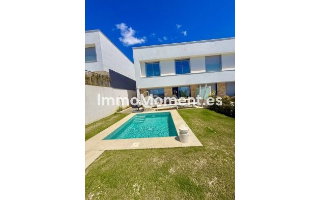 Resale - Townhouse - Estepona - Estepona Centro