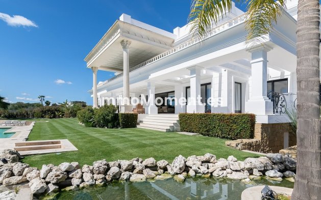 Resale - Detached villa - Sotogrande