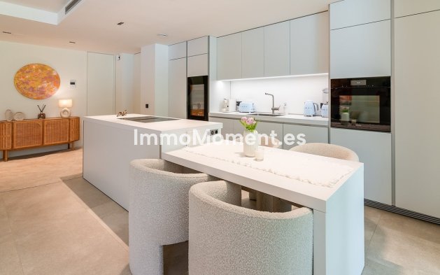 Resale - Apartment - Sotogrande
