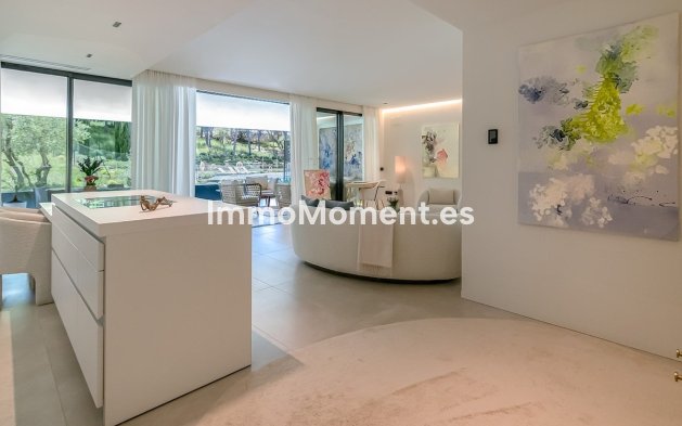 Resale - Apartment - Sotogrande