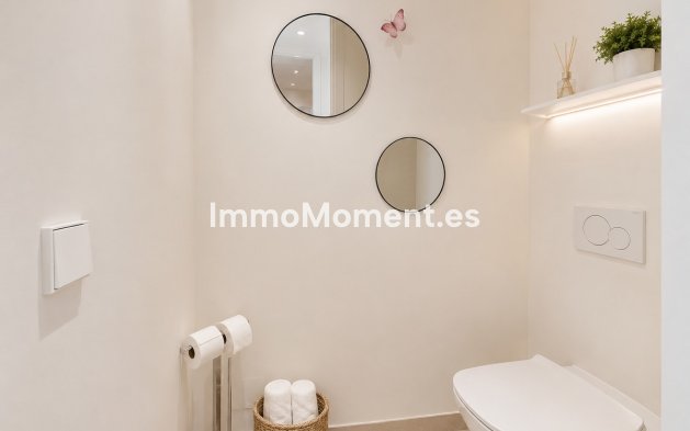 Resale - Apartment - Estepona - Estepona Centro